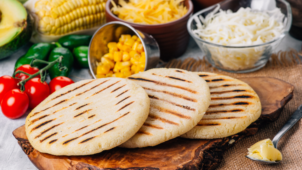 Arepas: Kolumbianische Maisfladen